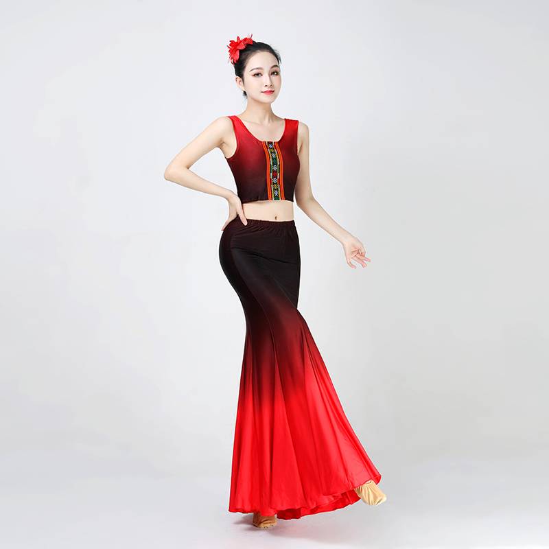 Black and red are eight 360-degree skirts with two shoulders